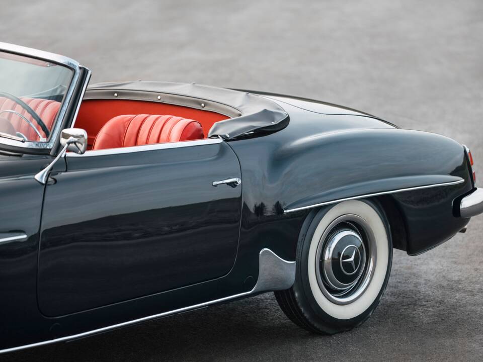 Image 6/22 of Mercedes-Benz 190 SL (1963)