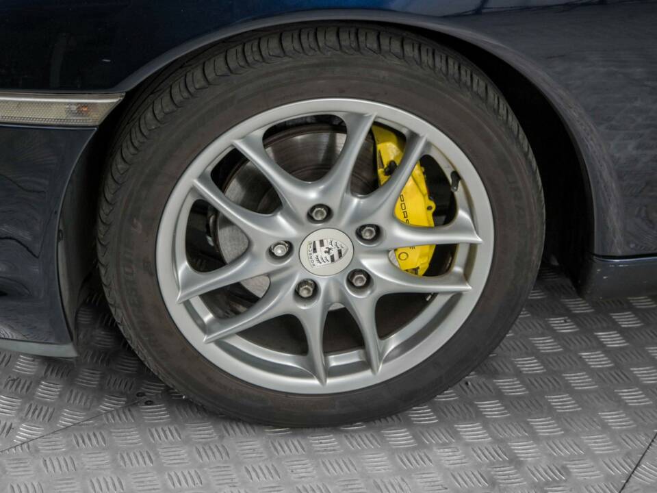 Image 22/50 of Porsche Boxster (2005)