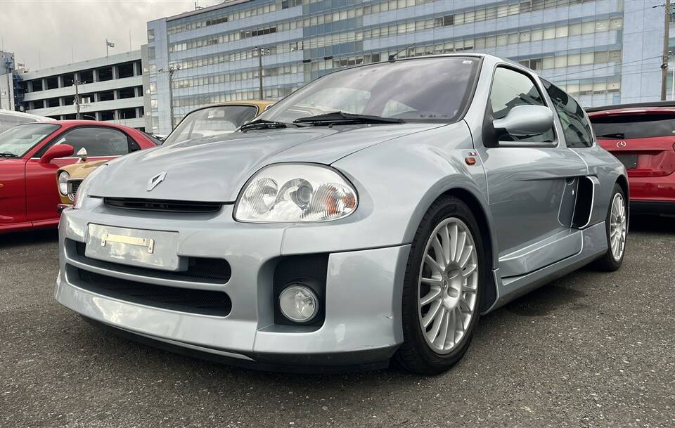 Image 4/55 of Renault Clio II V6 (2002)