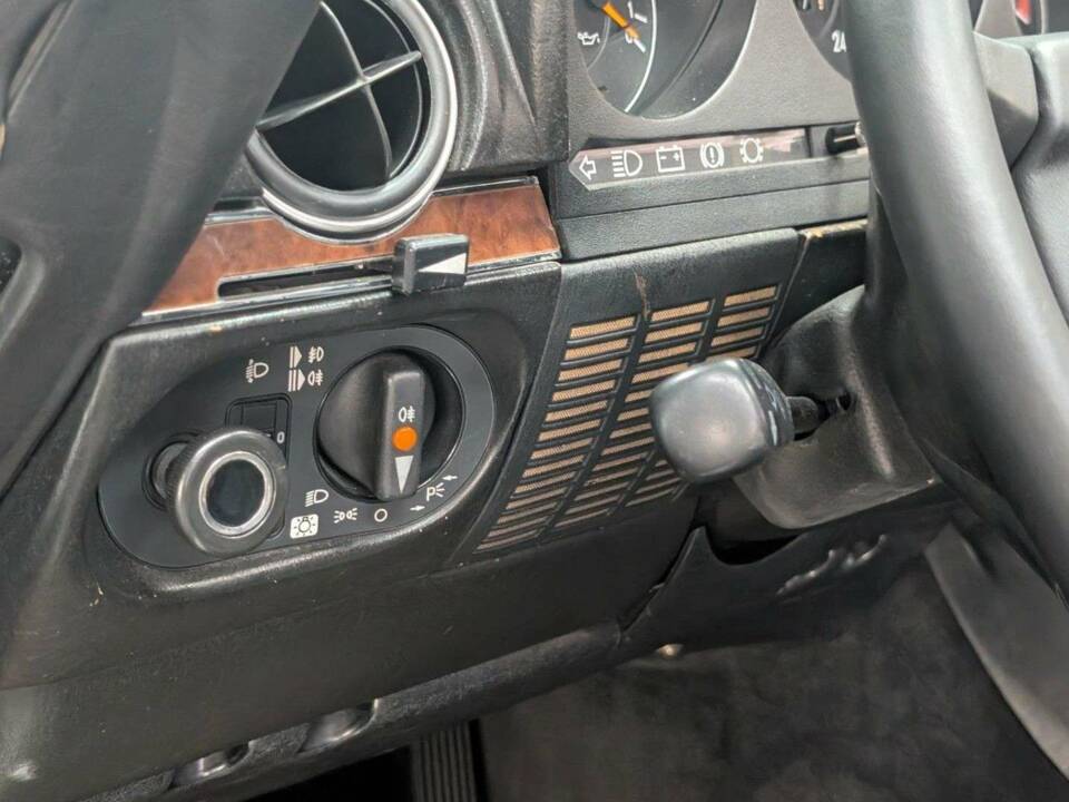 Image 20/50 of Mercedes-Benz 300 SL (1989)