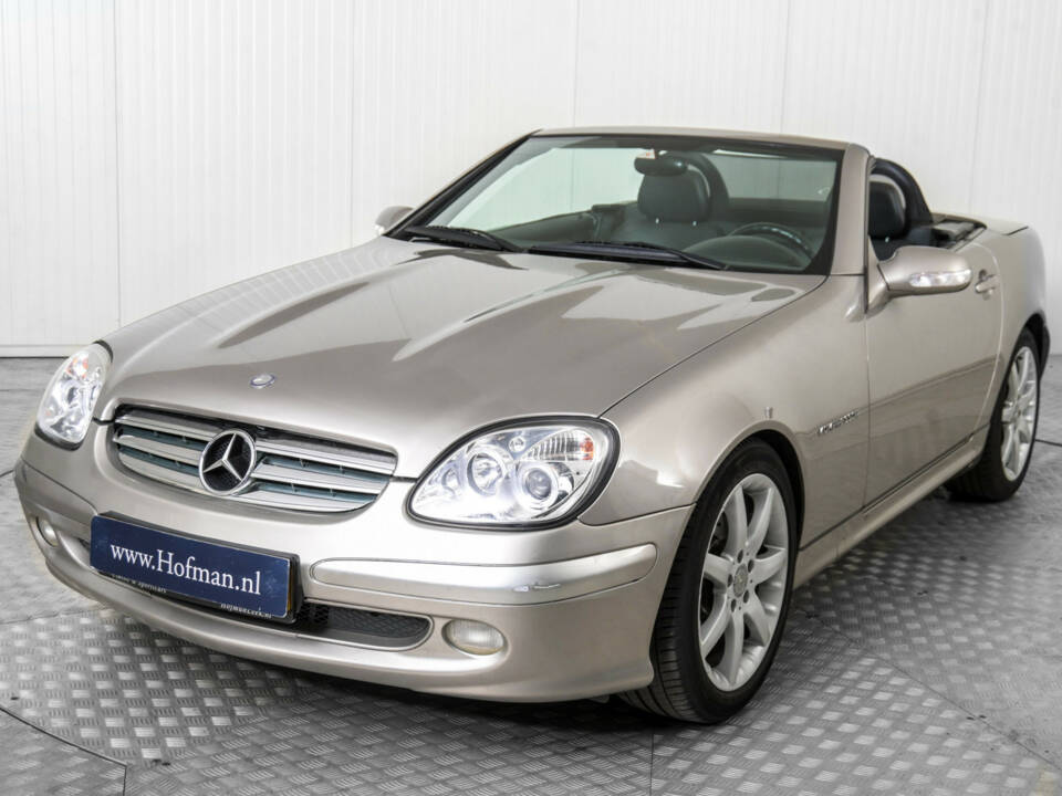 Image 18/50 of Mercedes-Benz SLK 200 Kompressor (2002)