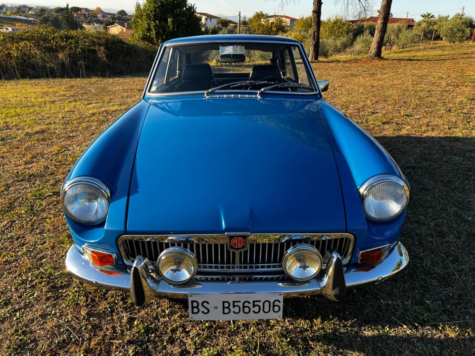 Image 25/50 of MG MGB GT (1972)