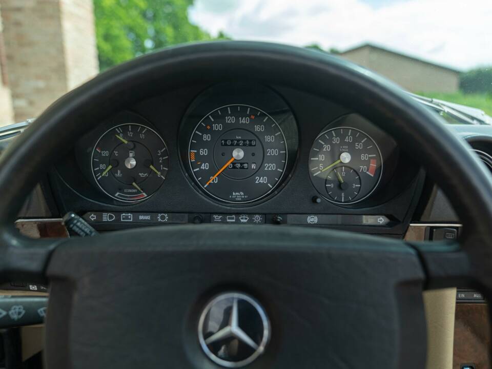 Image 48/50 of Mercedes-Benz 300 SL (1986)