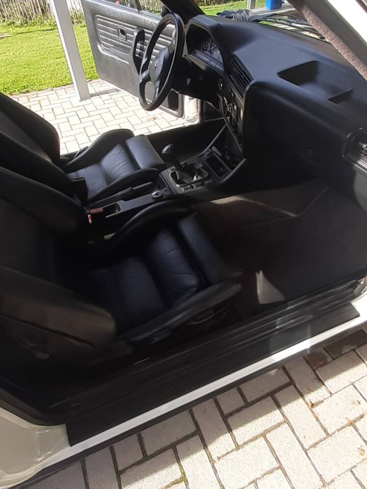 Image 10/55 of BMW 320i (1991)