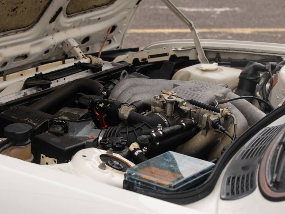 Image 45/50 of BMW 320i (1987)