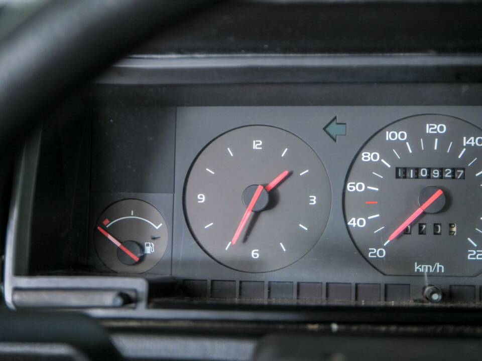 Image 20/50 of Volvo 740 GL (1987)
