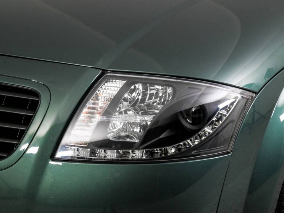 Immagine 16/50 di Audi TT 1.8 T (2001)