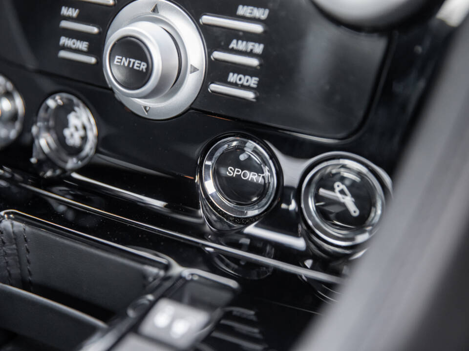 Bild 61/71 von Aston Martin DBS (2011)