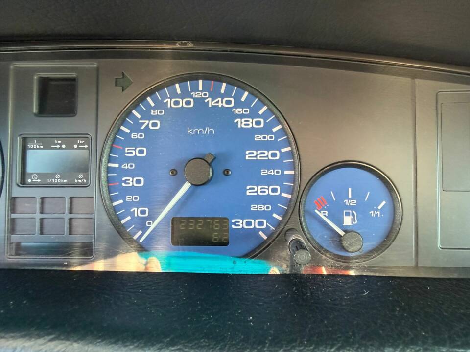 Image 16/29 of Audi S6 Plus Avant (1996)