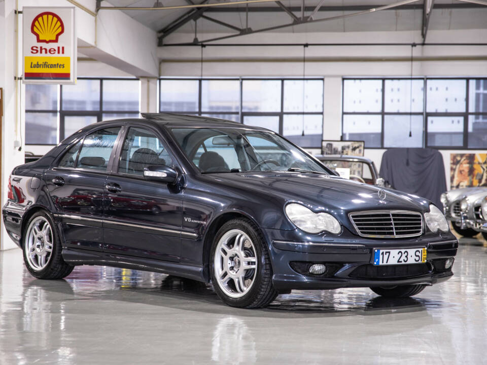 Bild 2/18 von Mercedes-Benz C 32 AMG (2001)
