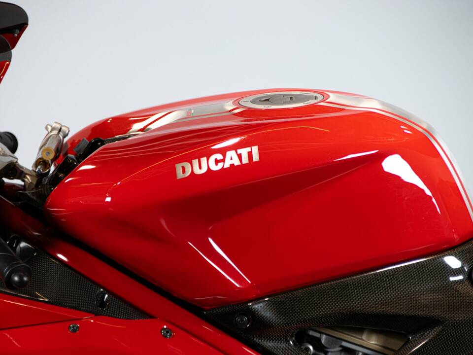 Immagine 32/50 di Ducati DUMMY (2011)