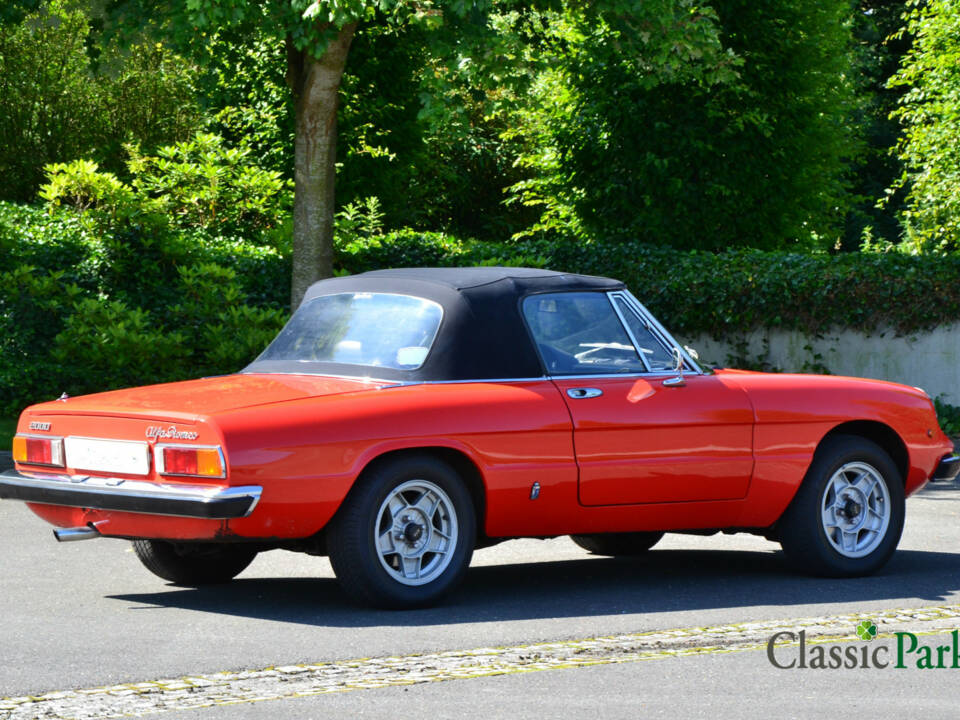 Image 8/50 of Alfa Romeo 2000 Spider Veloce (1981)