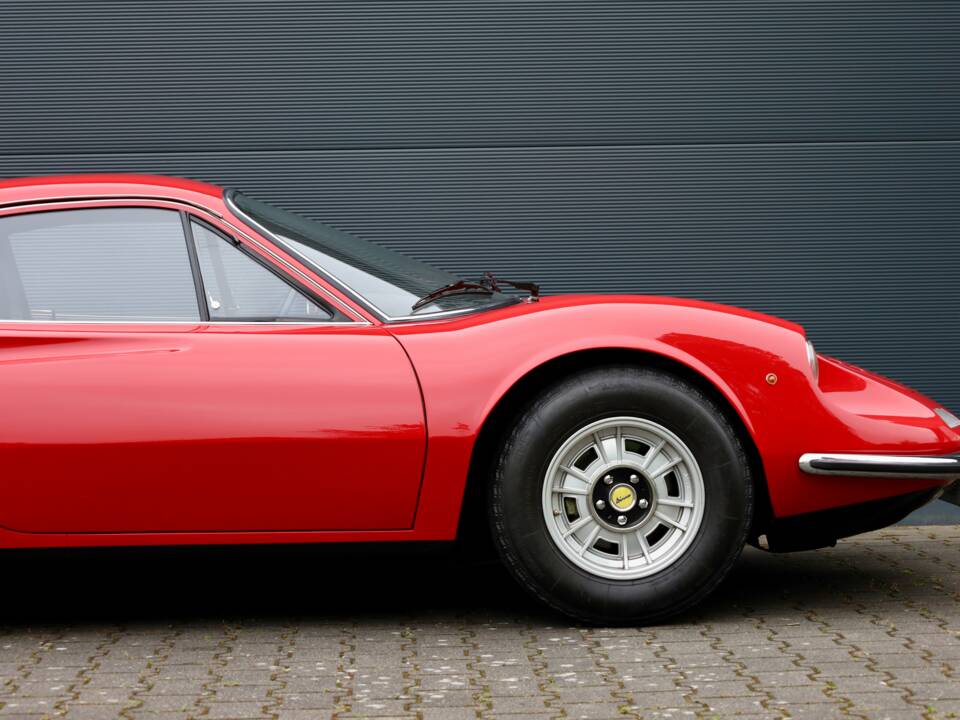 Image 23/24 de Ferrari Dino 246 GT (1973)