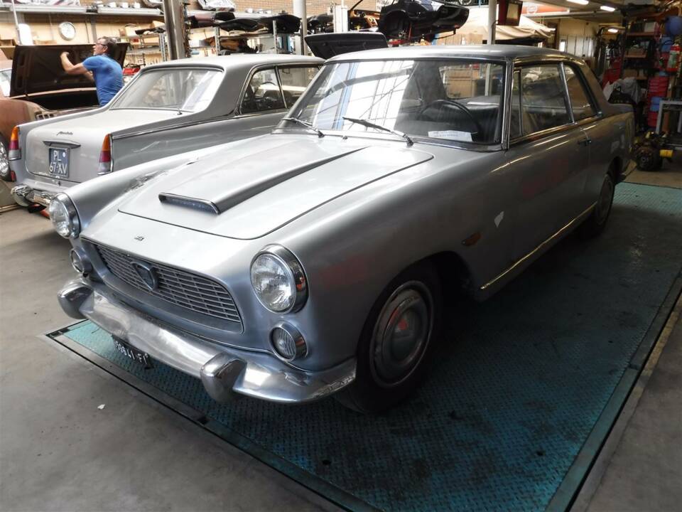 Bild 22/31 von Lancia Flaminia Coupe Pininfarina 3B (1964)