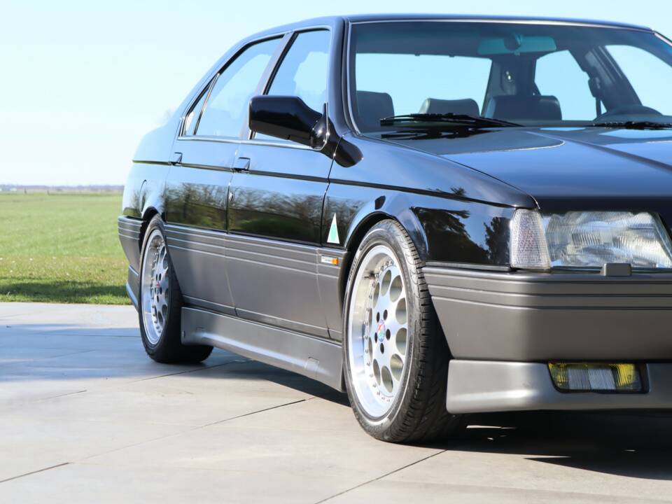Imagen 37/50 de Alfa Romeo 164 3.0 V6 Quadrifoglio (1991)