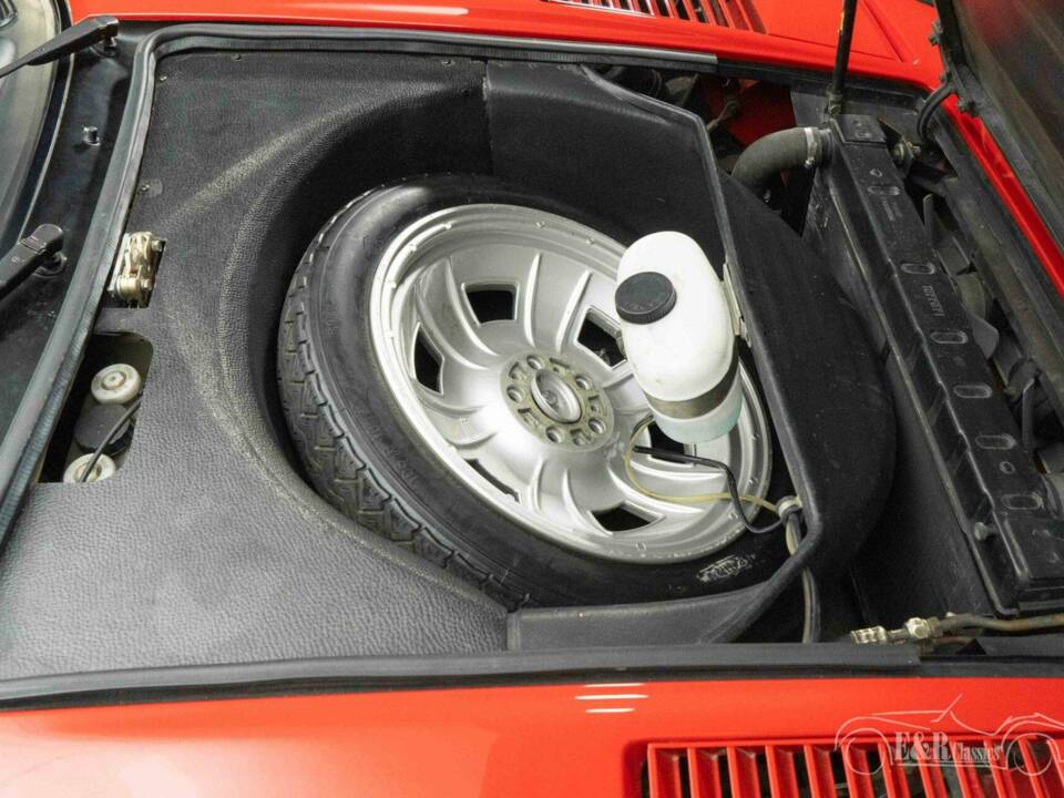 Image 16/19 of Ferrari 308 GTSi (1981)