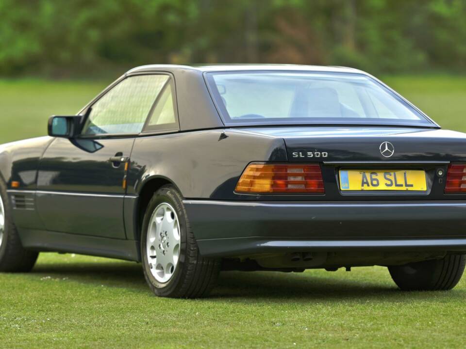 Image 23/50 of Mercedes-Benz SL 500 (1995)
