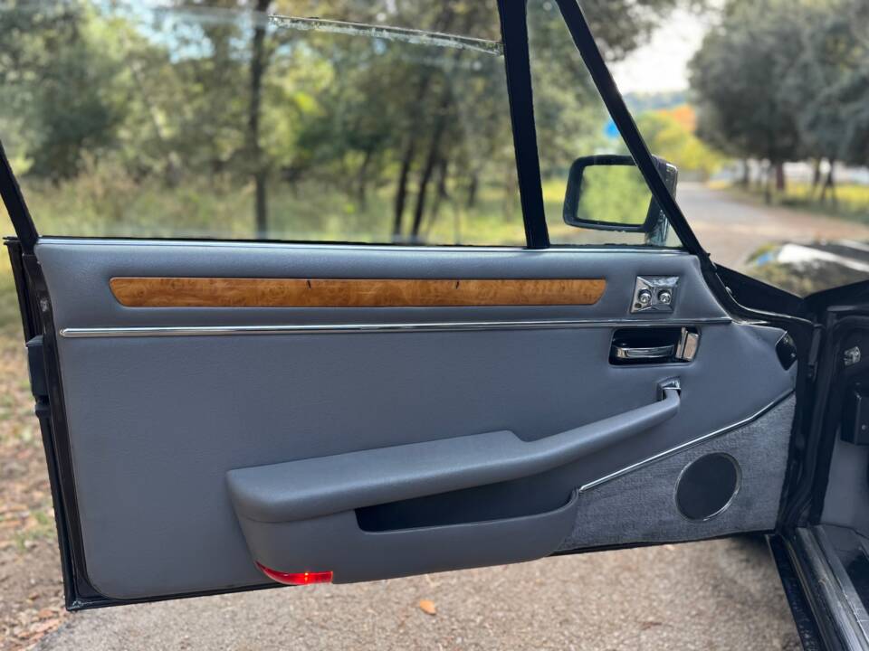 Image 22/47 of Jaguar XJ-S 3.6 (1988)