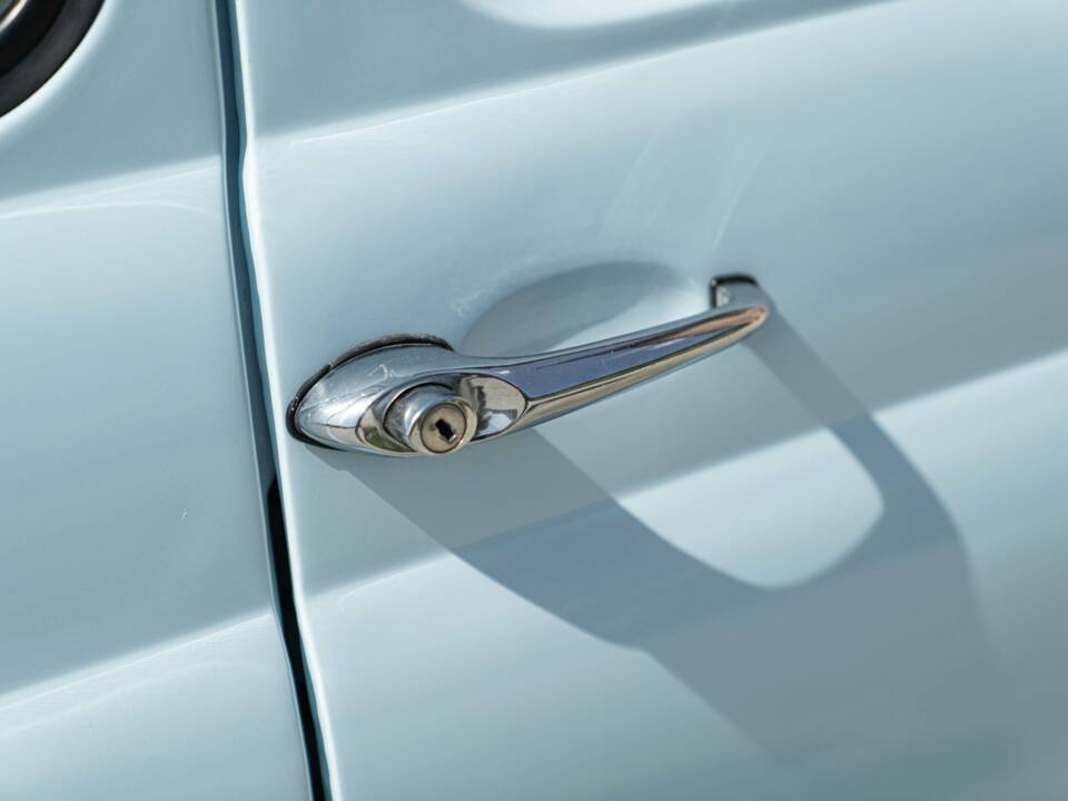 Image 17/47 of FIAT 500 L (1971)