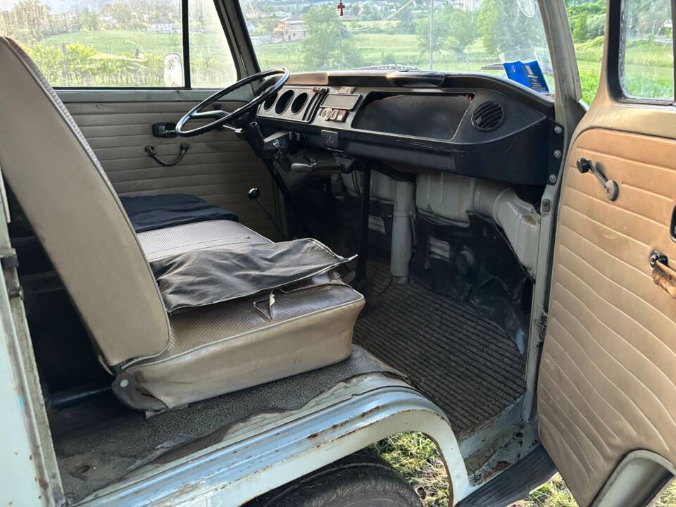 Image 23/26 of Volkswagen T2a Pritsche (1969)