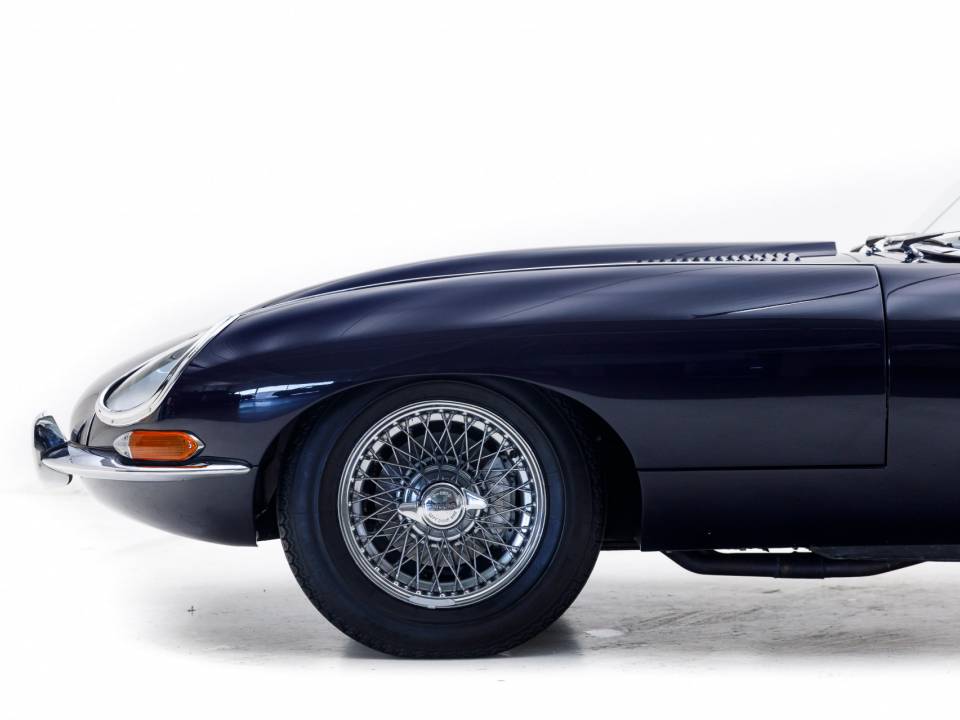Image 36/39 de Jaguar E-Type 4.2 (1965)