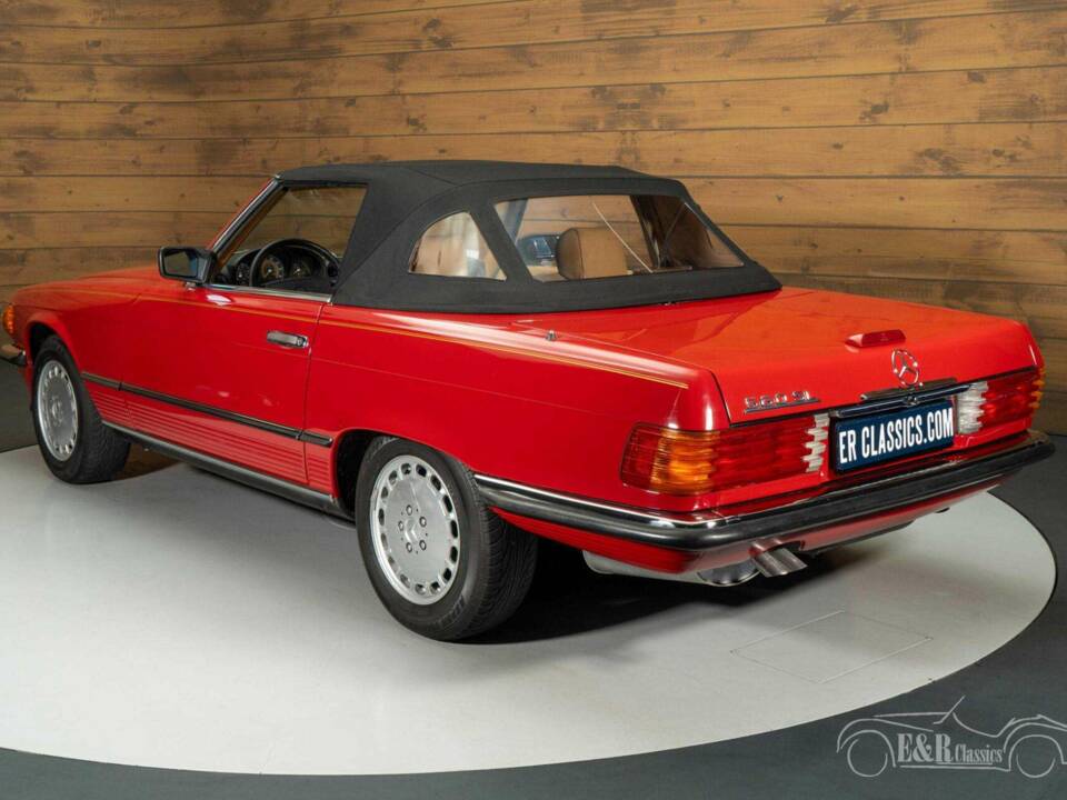 Bild 16/19 von Mercedes-Benz 560 SL (1988)