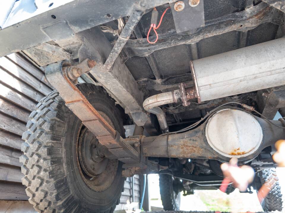 Image 49/50 de Land Rover 88 (1974)