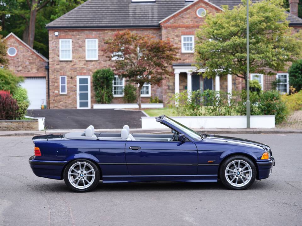 Image 13/50 de BMW 328i (1995)