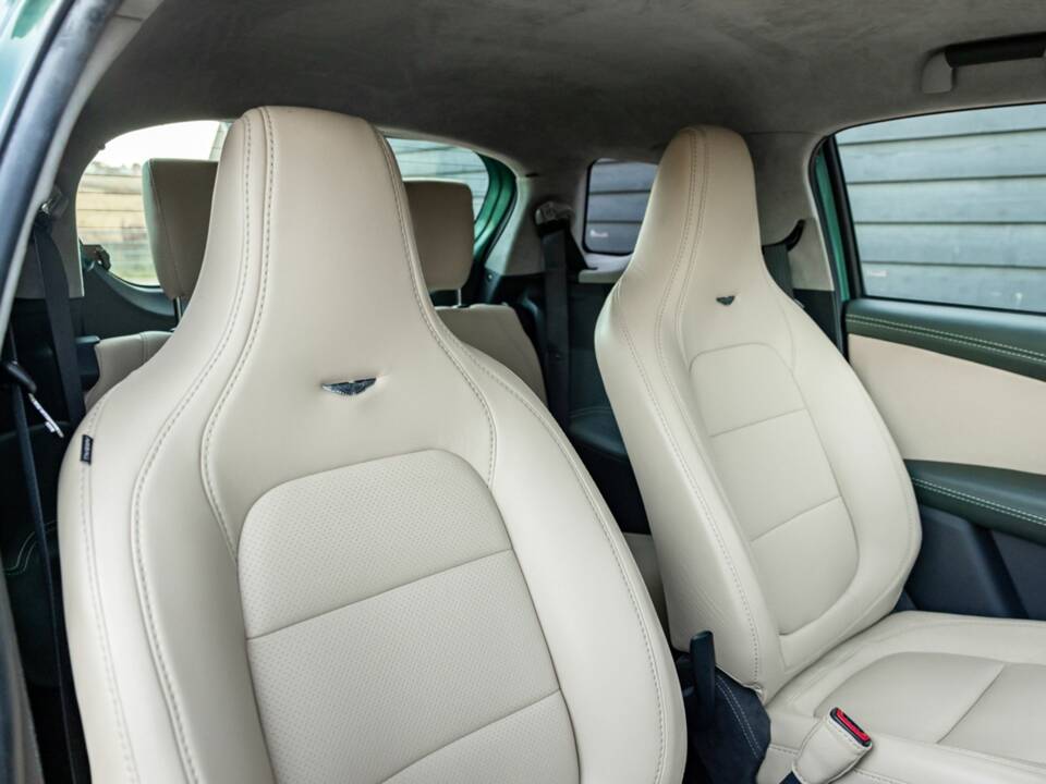 Image 9/50 of Aston Martin Cygnet (2013)