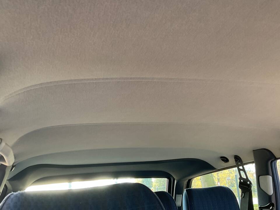 Image 71/149 of Mercedes-Benz 320 TE (1993)