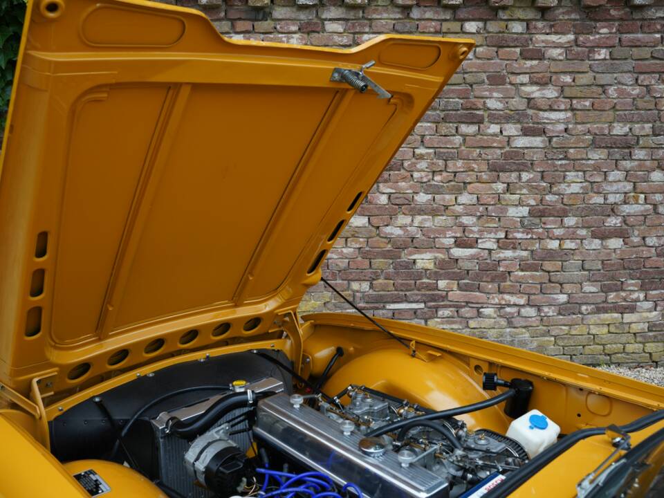 Image 9/50 of Triumph TR 6 (1971)