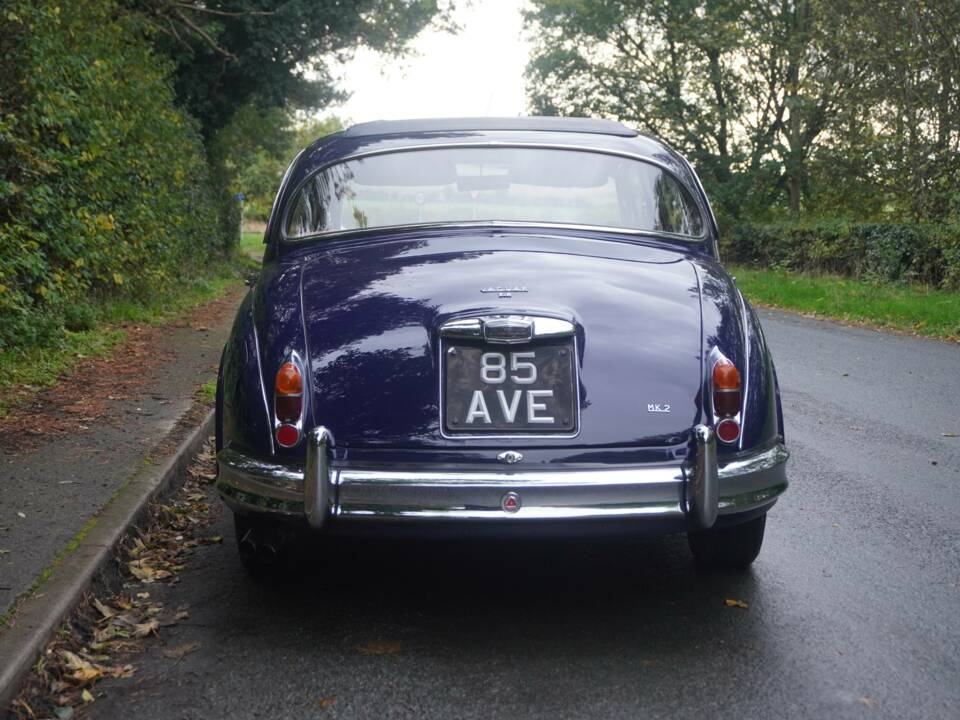 Image 5/18 of Jaguar Mk II 3.8 (1966)