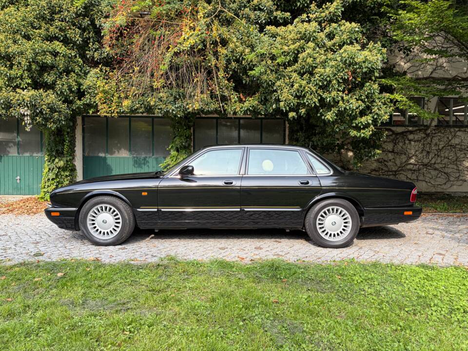 Bild 5/57 von Jaguar XJR 4.0 Supercharged (1997)