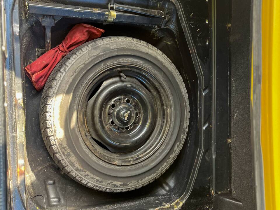 Image 73/139 of Mercedes-Benz 240 D (1978)