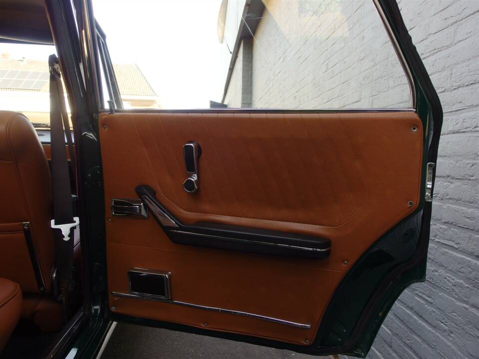 Image 61/99 of Alfa Romeo 1750 Berlina (1970)