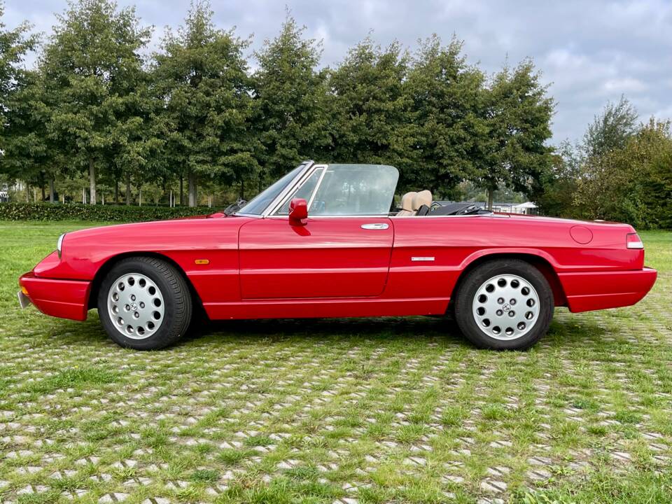 Bild 15/23 von Alfa Romeo 2.0 Spider (1991)