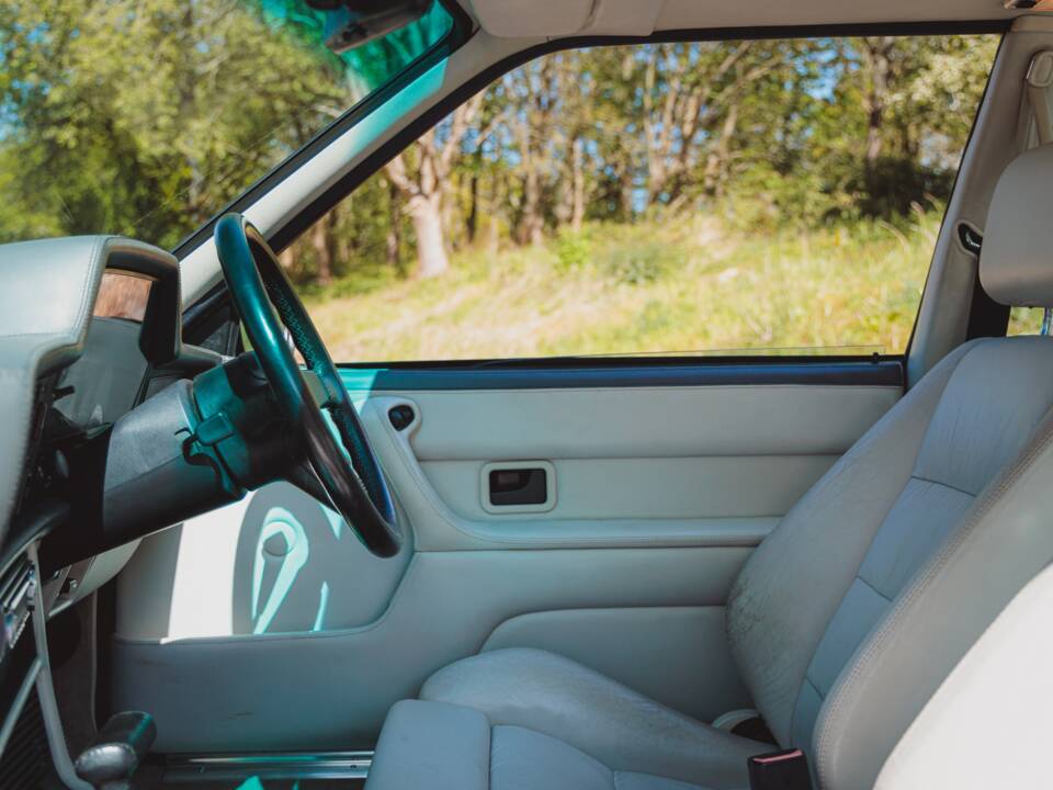 Image 29/34 of BMW 635 CSi (1989)