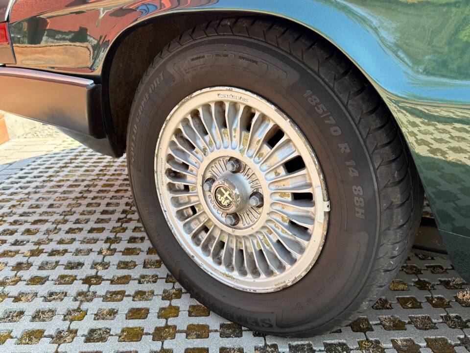 Bild 18/34 von Alfa Romeo 2.0 Spider (1985)