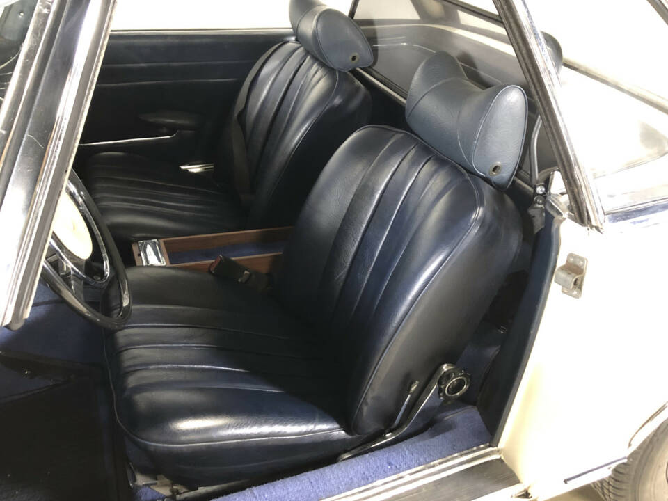 Image 21/25 of Mercedes-Benz 280 SL (1969)