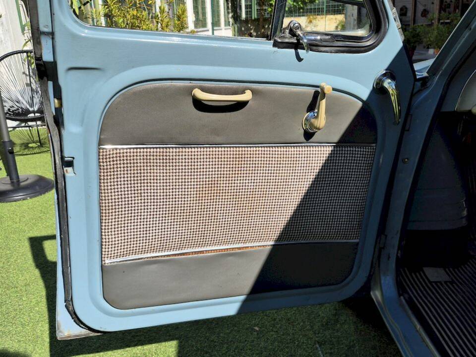 Image 27/64 of Alfa Romeo Dauphine R 1090 (1961)