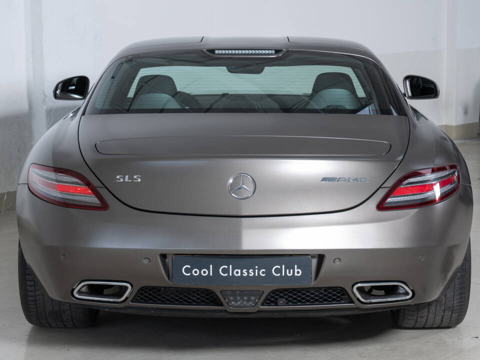 Image 6/33 of Mercedes-Benz SLS AMG (2010)