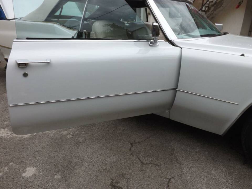 Immagine 25/50 di Cadillac DeVille Convertible (1969)