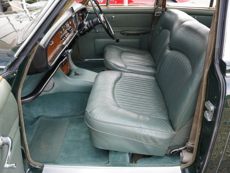 Image 25/50 of Daimler Sovereign 420 (1968)