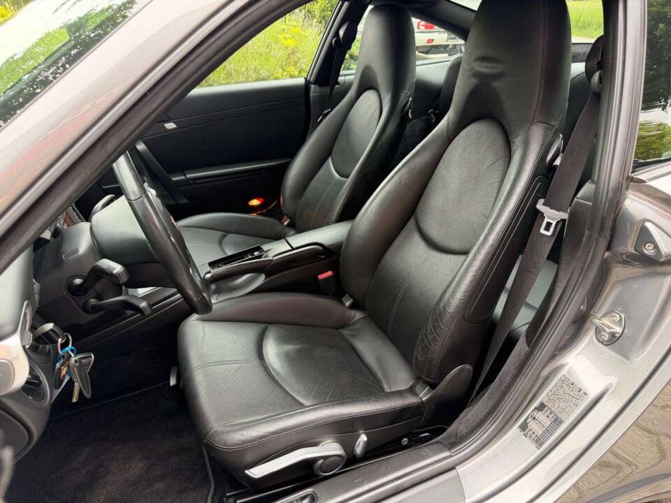 Bild 14/27 von Porsche 911 Carrera 4S (2007)