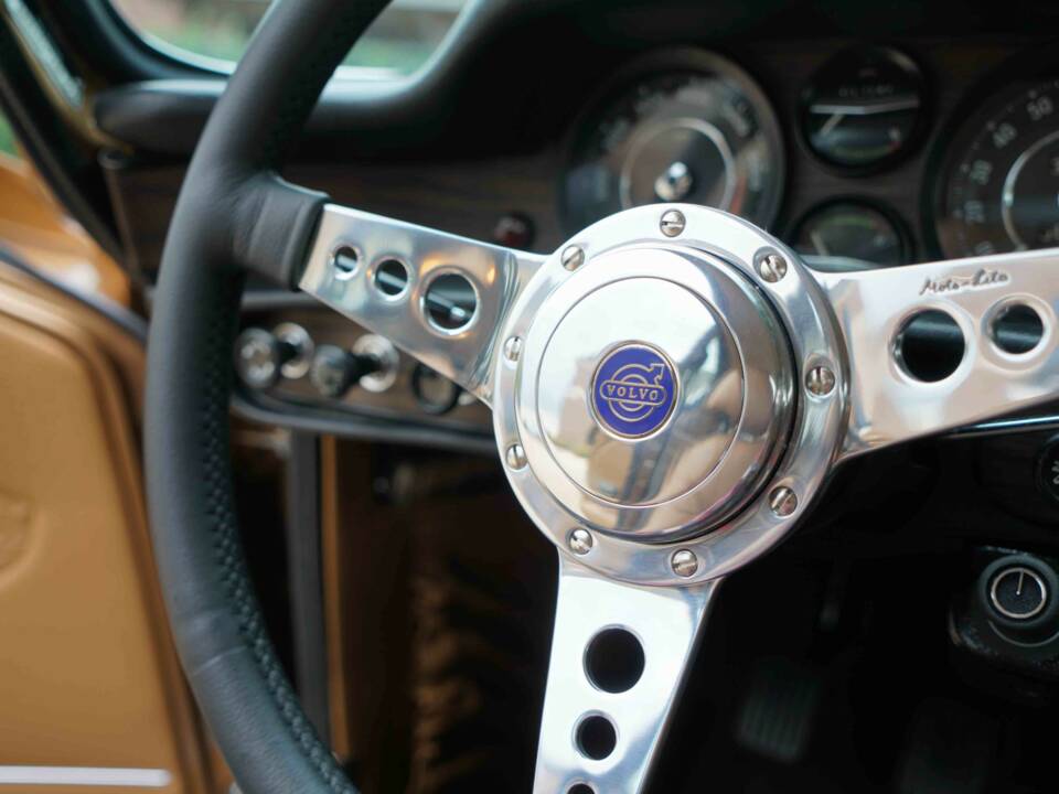 Image 8/50 of Volvo 1800 E (1971)