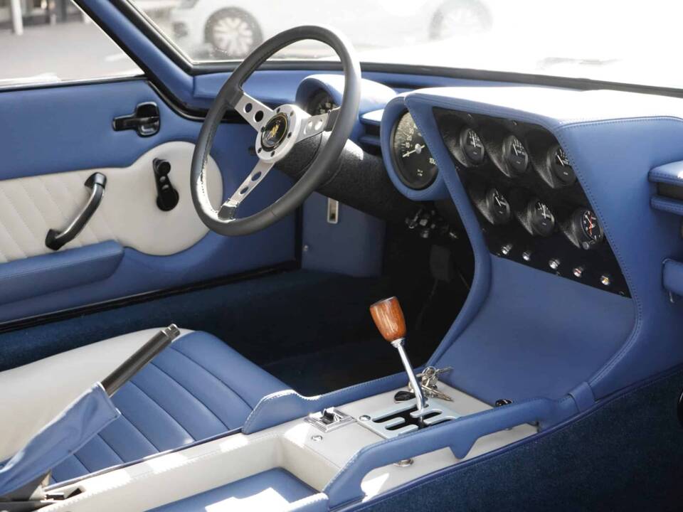 Afbeelding 43/74 van Lamborghini Miura P 400 (1968)