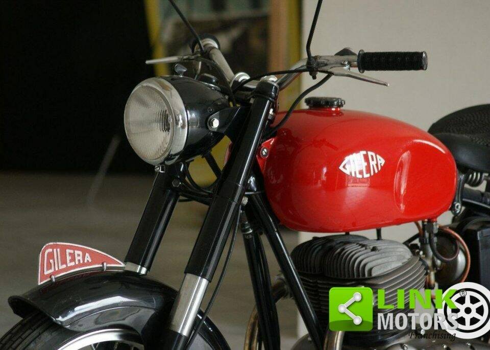 Image 16/19 of Gilera B 300 (1976)