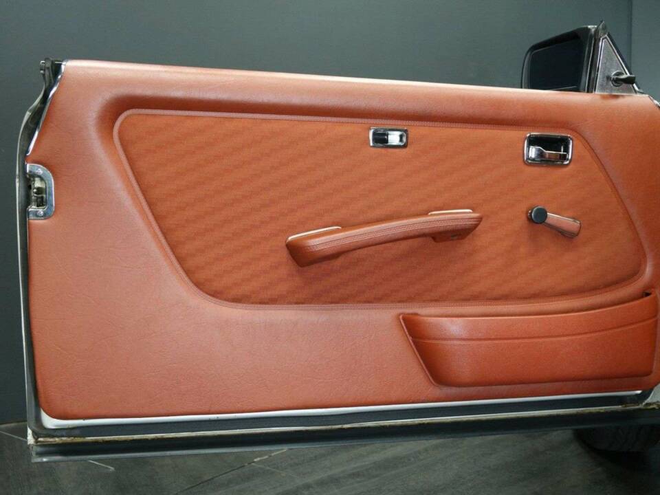 Image 9/50 of Mercedes-Benz 280 CE (1980)