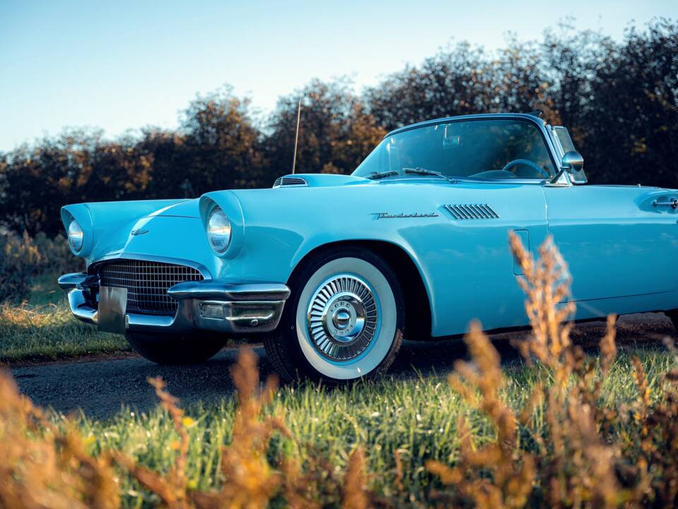 Bild 14/59 von Ford Thunderbird (1957)