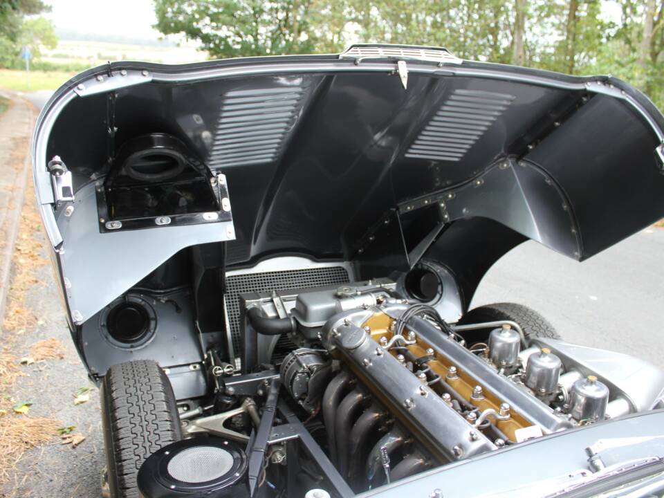 Imagen 18/19 de Jaguar E-Type 4.2 (1967)